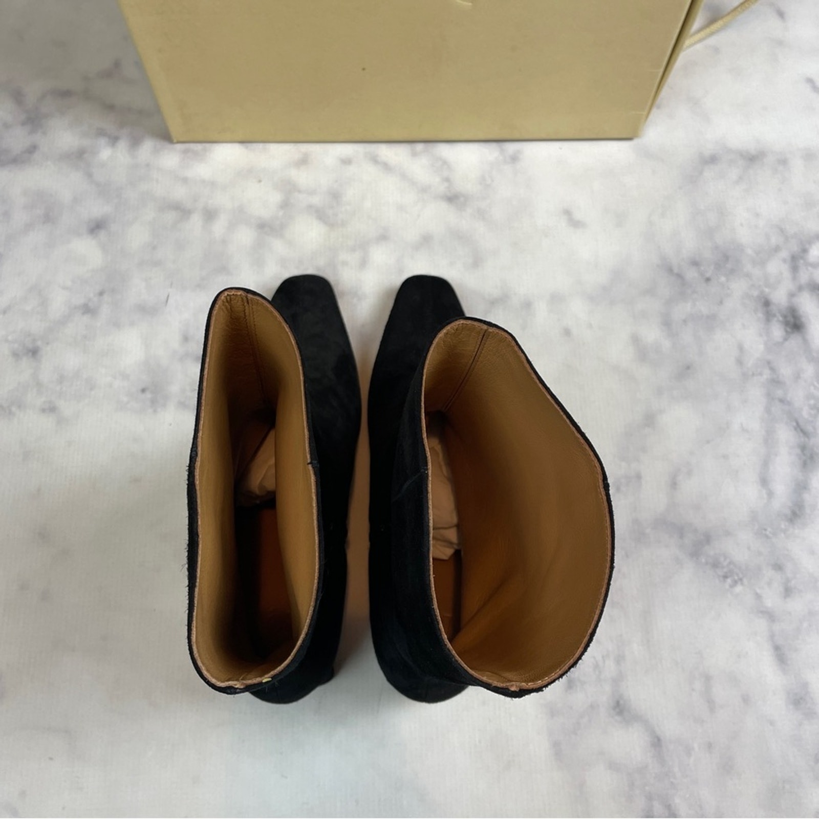 Loq Silvia Black Suede Kitten Heel Boots Modern Minimalist Nwb Sz 39/ 8.5 — image 4 of 8